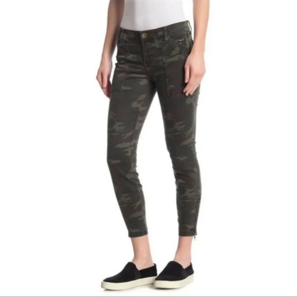Kut from the Kloth Camo Ankle Zip Utility Cropped Skinny Jeans 8